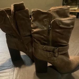 Carlos size 9.5 brown faux leather new